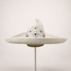 Sombrero charro de pelo de liebre blanco con bordado plata y cobre
