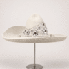Sombrero charro de pelo de liebre blanco con bordado plata y cobre
